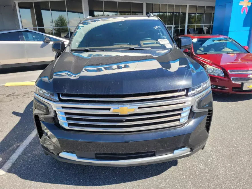 2024 Chevrolet Suburban High Country photo 1