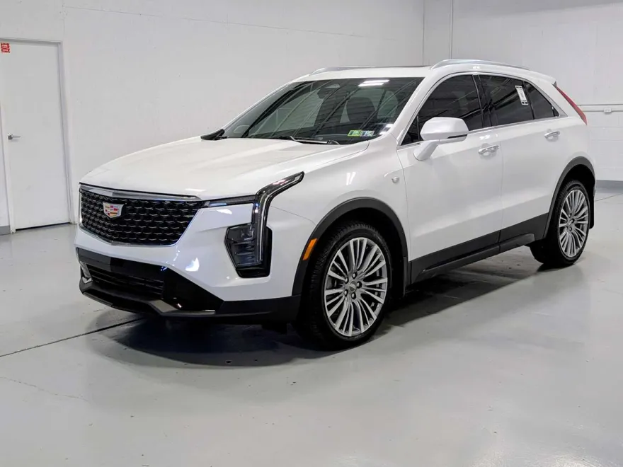 2024 Cadillac XT4 Premium Luxury photo 1