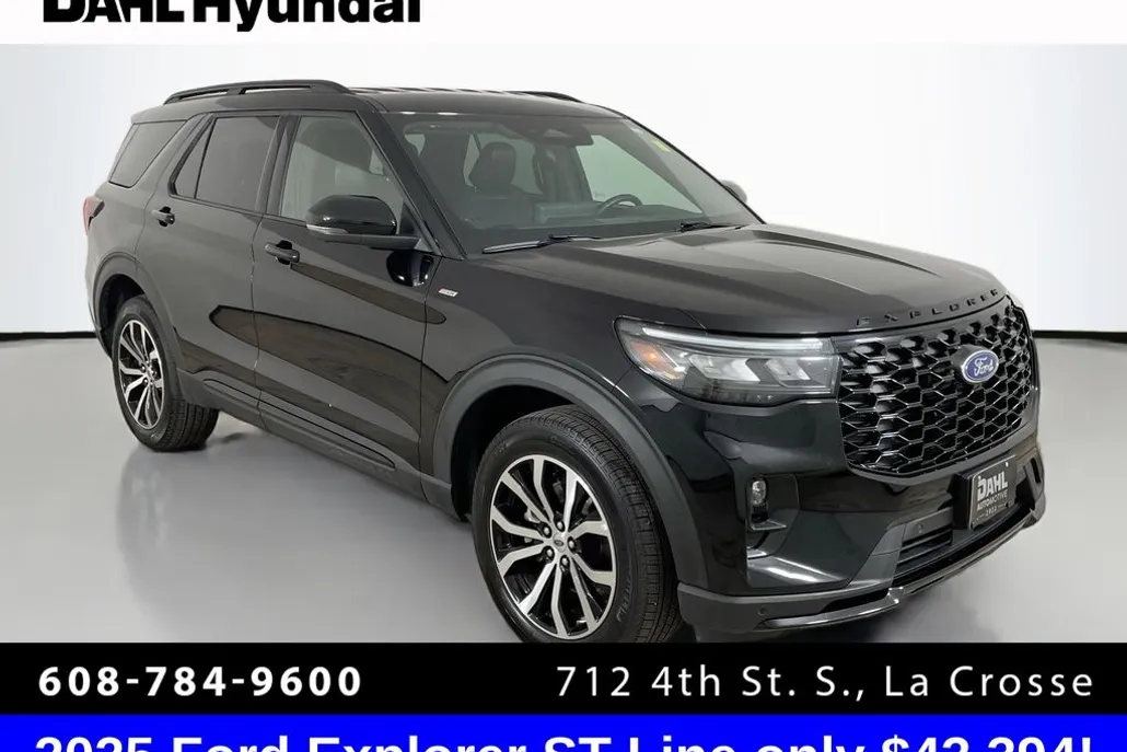 2025 Ford Explorer ST-Line photo 1