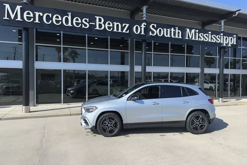 2025 Mercedes Benz GLA 250 photo 1