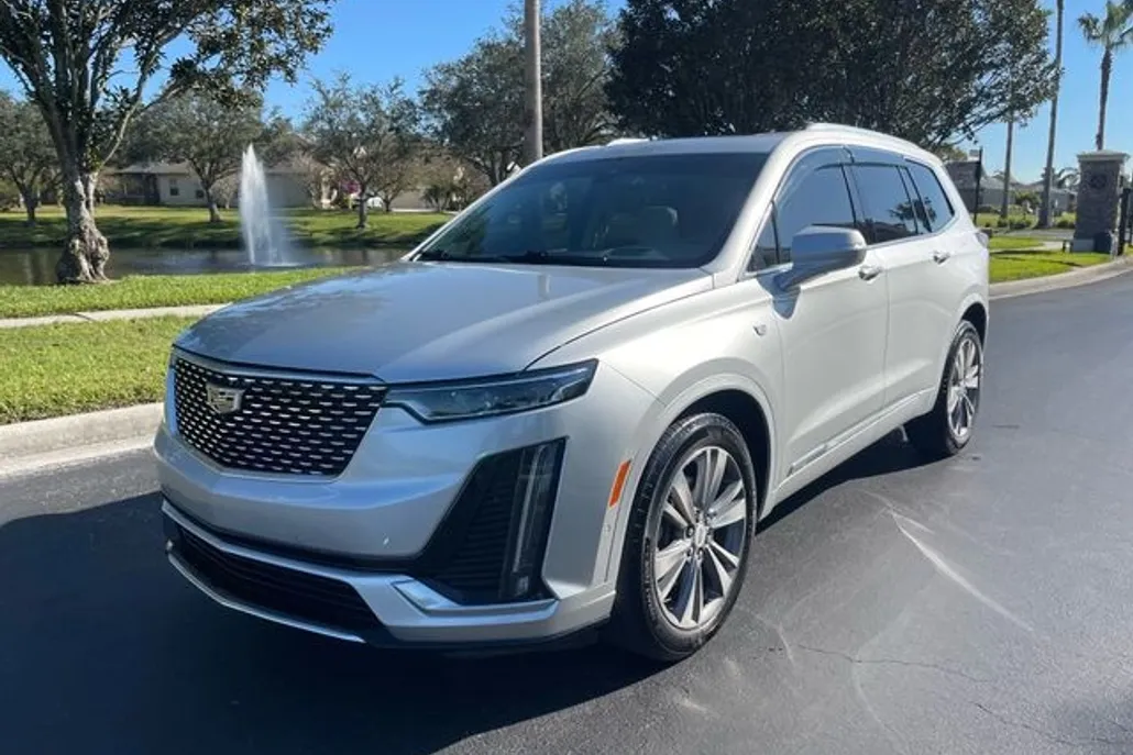 2020 Cadillac XT6 Premium Luxury Sport photo 1