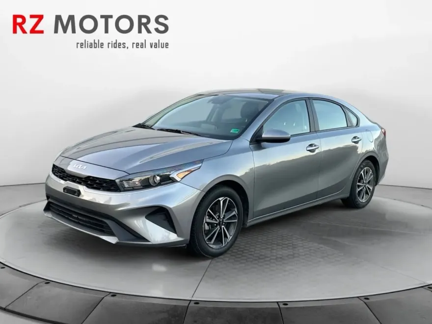 2024 Kia Forte LXS photo 1