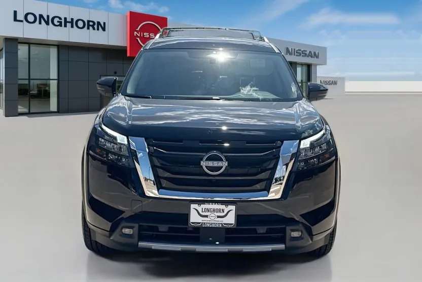 2025 Nissan Pathfinder SL photo 1