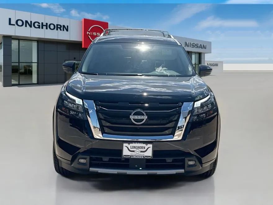 2025 Nissan Pathfinder SL photo 1