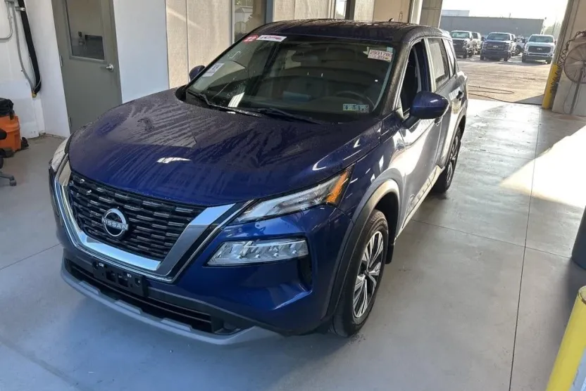 2022 Nissan Rogue SV photo 1