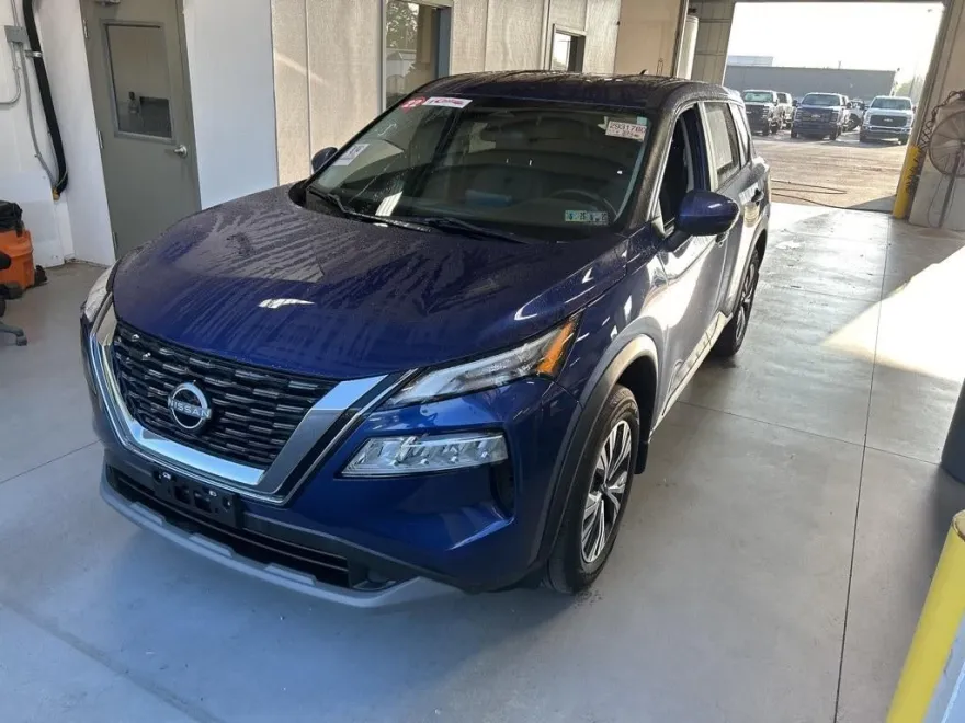 2022 Nissan Rogue SV photo 1