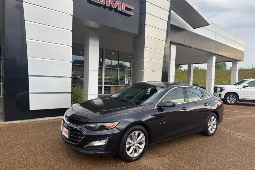 2023 Chevrolet Malibu 1LT photo 1