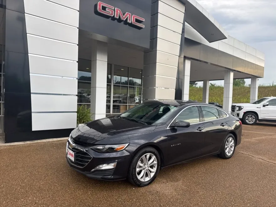 2023 Chevrolet Malibu 1LT photo 1