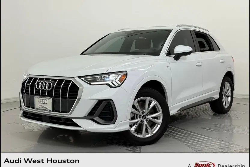 2025 Audi Q3 S line Premium photo 1