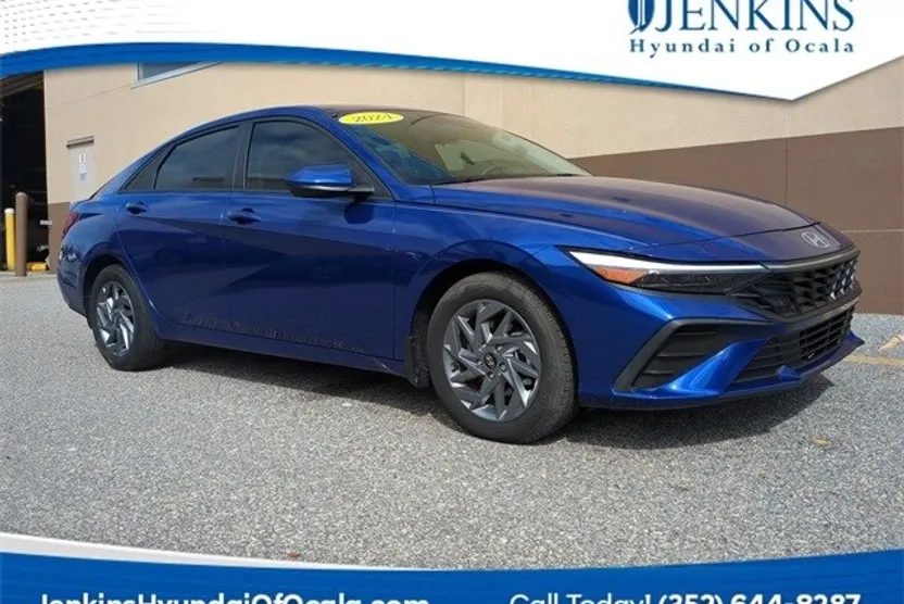 2024 Hyundai Elantra Hybrid Blue photo 1