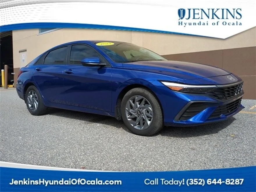 2024 Hyundai Elantra Hybrid Blue photo 1