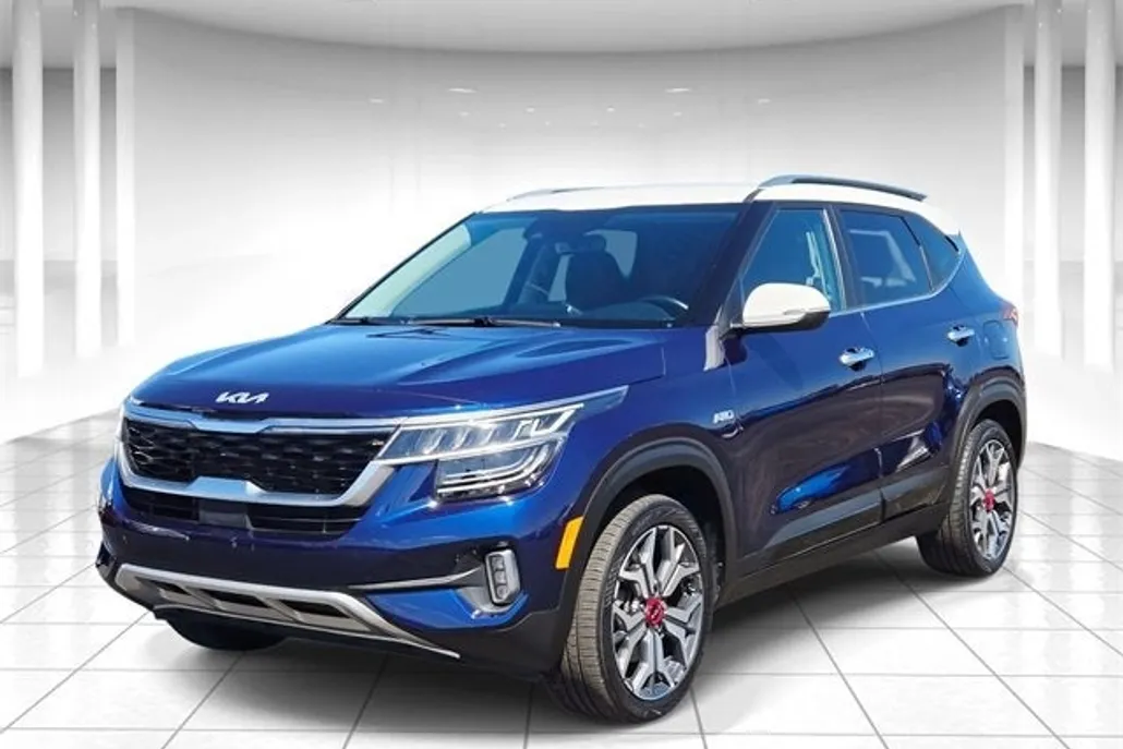 2023 Kia Seltos SX photo 1