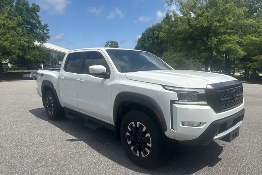 2023 Nissan Frontier PRO-4X photo 1
