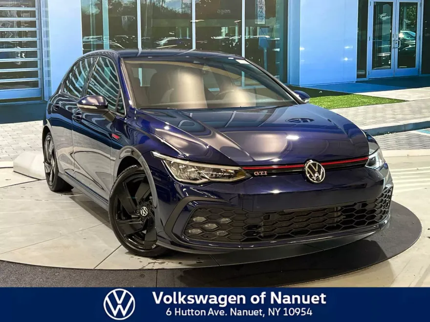 2022 Volkswagen Golf GTI S photo 1