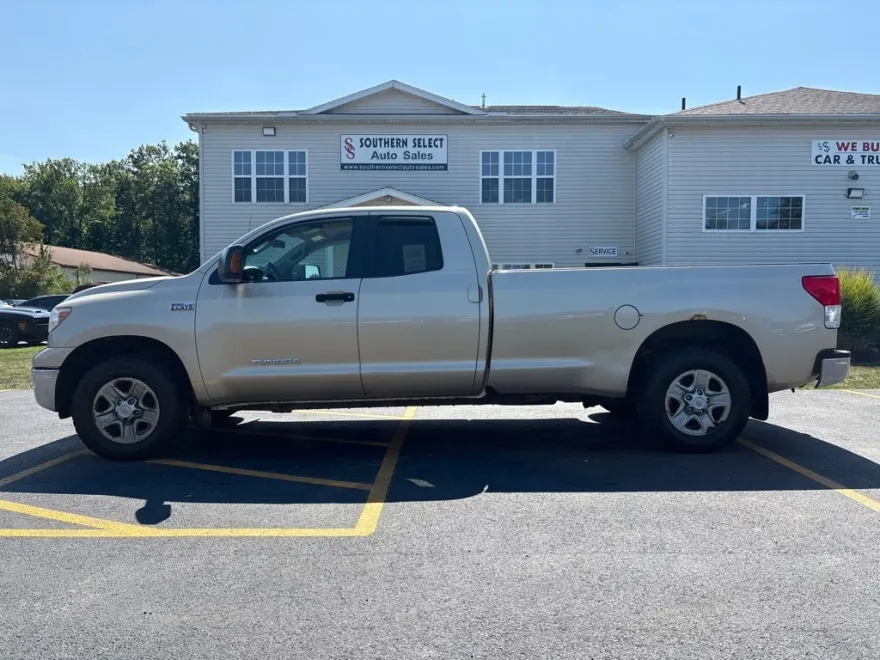 2010 Toyota Tundra Double Cab SR5 photo 1