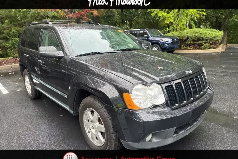 2009 Jeep Grand Cherokee Laredo photo 1