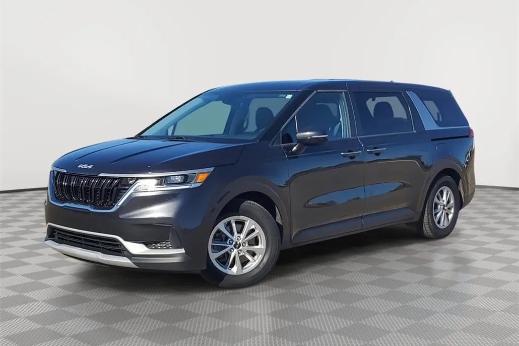2022 Kia Carnival LX photo 1