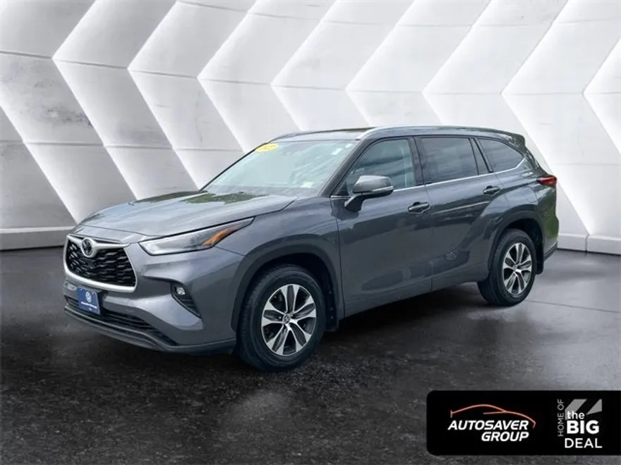 2022 Toyota Highlander XLE photo 1