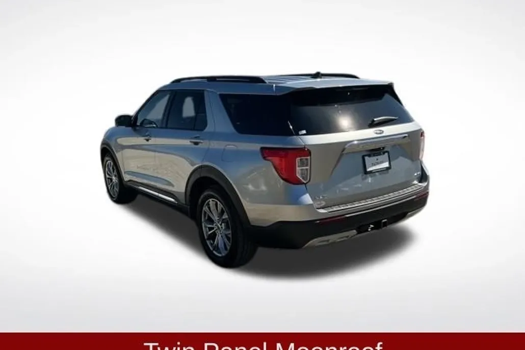 2021 Ford Explorer XLT photo 1