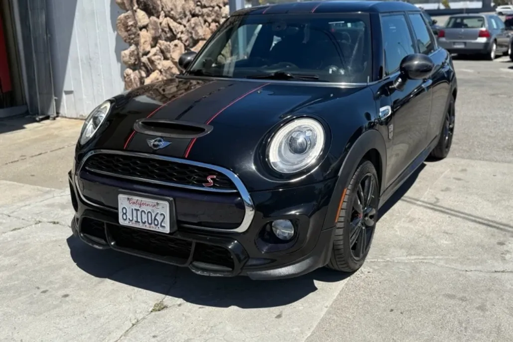 2016 Mini Cooper 4 Door Hardtop S photo 1