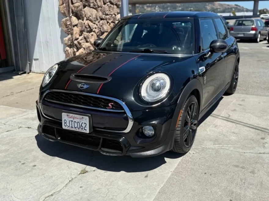 2016 Mini Cooper 4 Door Hardtop S photo 1