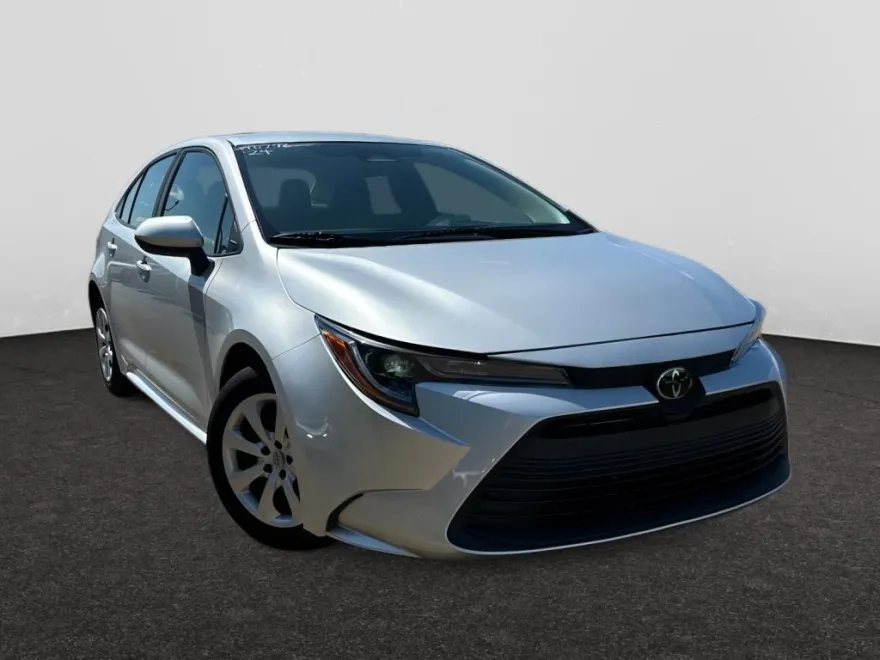 2024 Toyota Corolla LE photo 1