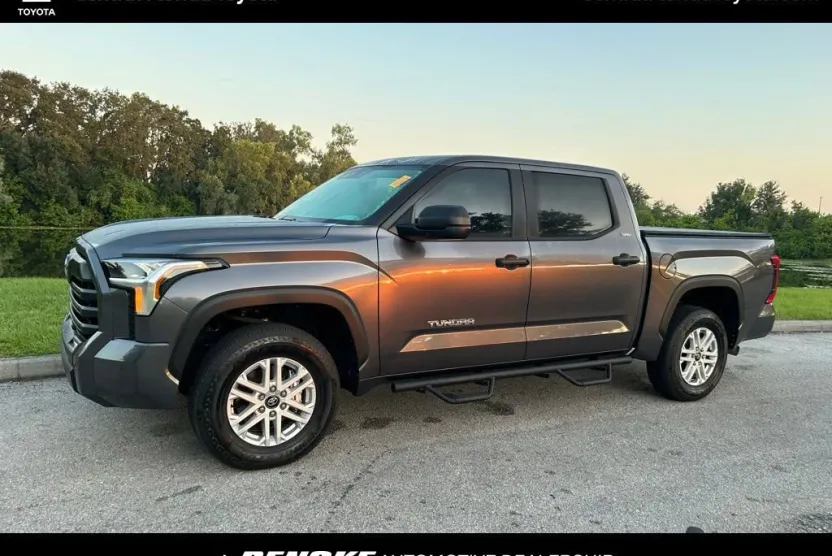 2025 Toyota Tundra SR5 photo 1