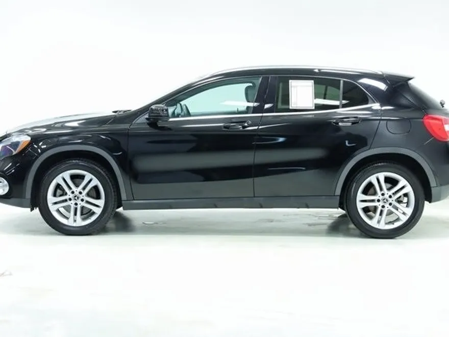 2020 Mercedes Benz GLA 250 photo 1