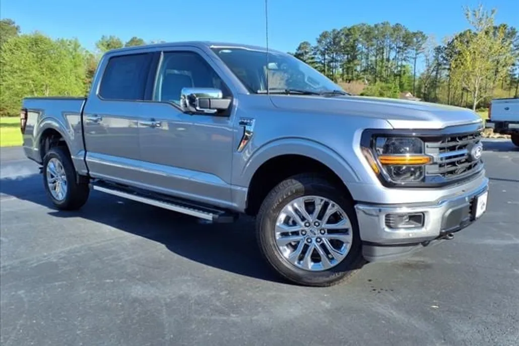 2025 Ford F-150 XLT photo 1