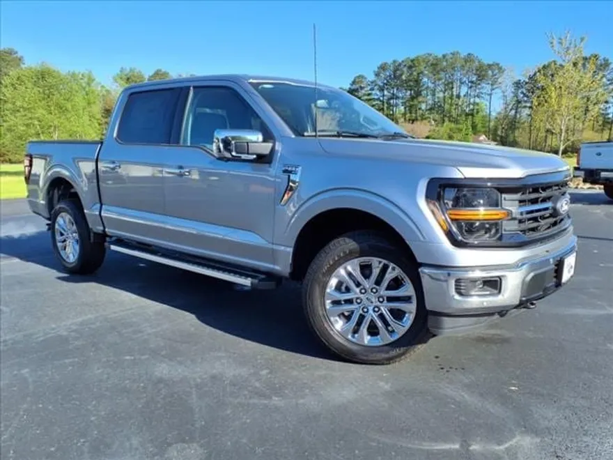 2025 Ford F-150 XLT photo 1