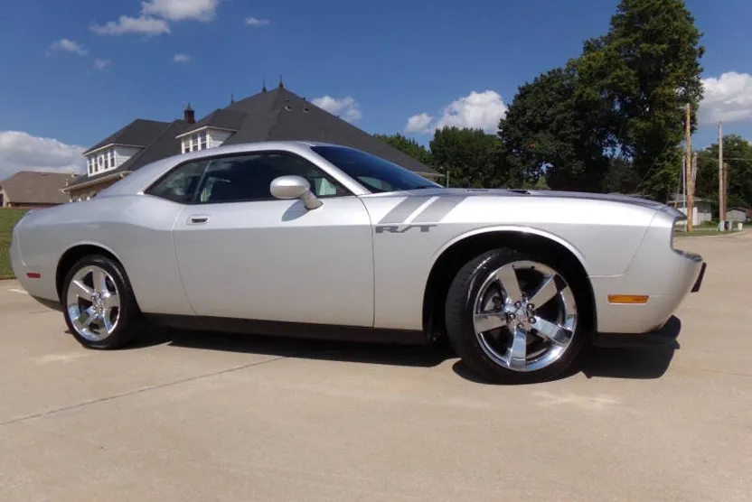 2010 Dodge Challenger R/T Classic photo 1