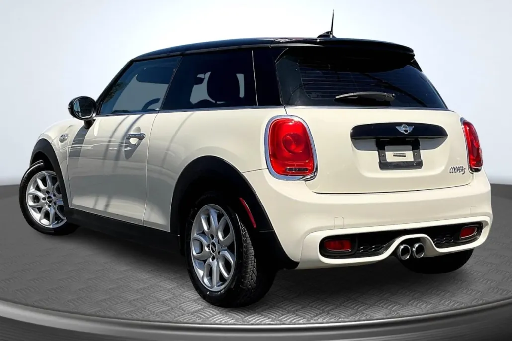 2015 Mini Cooper Hardtop S photo 1