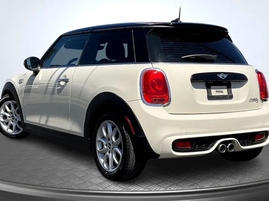 2015 Mini Cooper Hardtop S photo 1