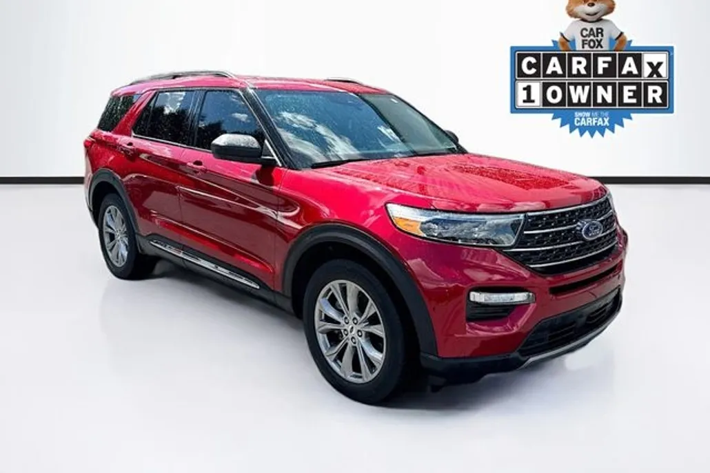 2023 Ford Explorer XLT photo 1