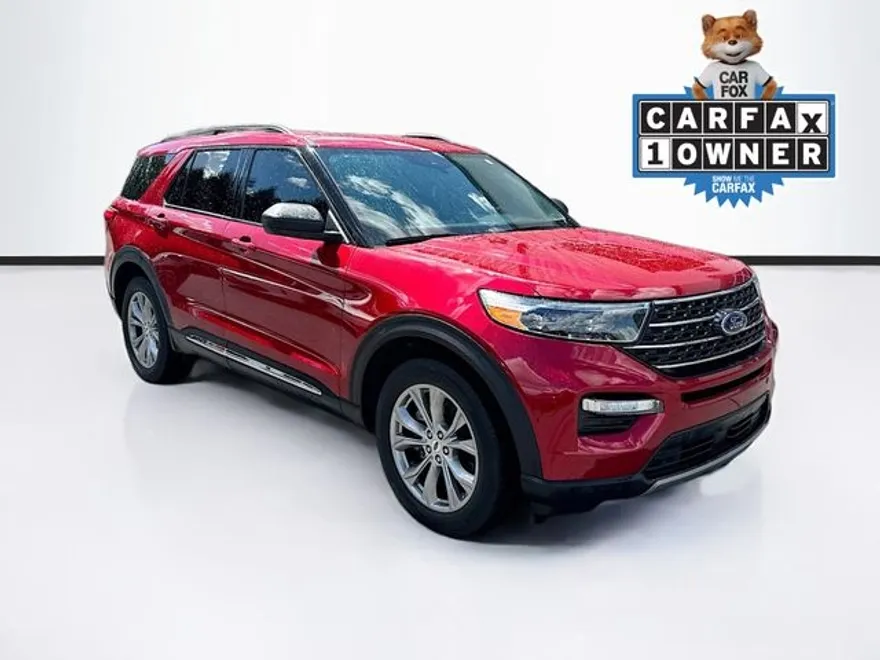 2023 Ford Explorer XLT photo 1