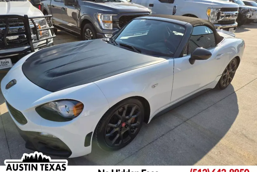 2017 Fiat 124 Spider Abarth photo 1