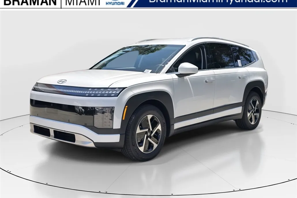 2026 Hyundai Ioniq SE photo 1