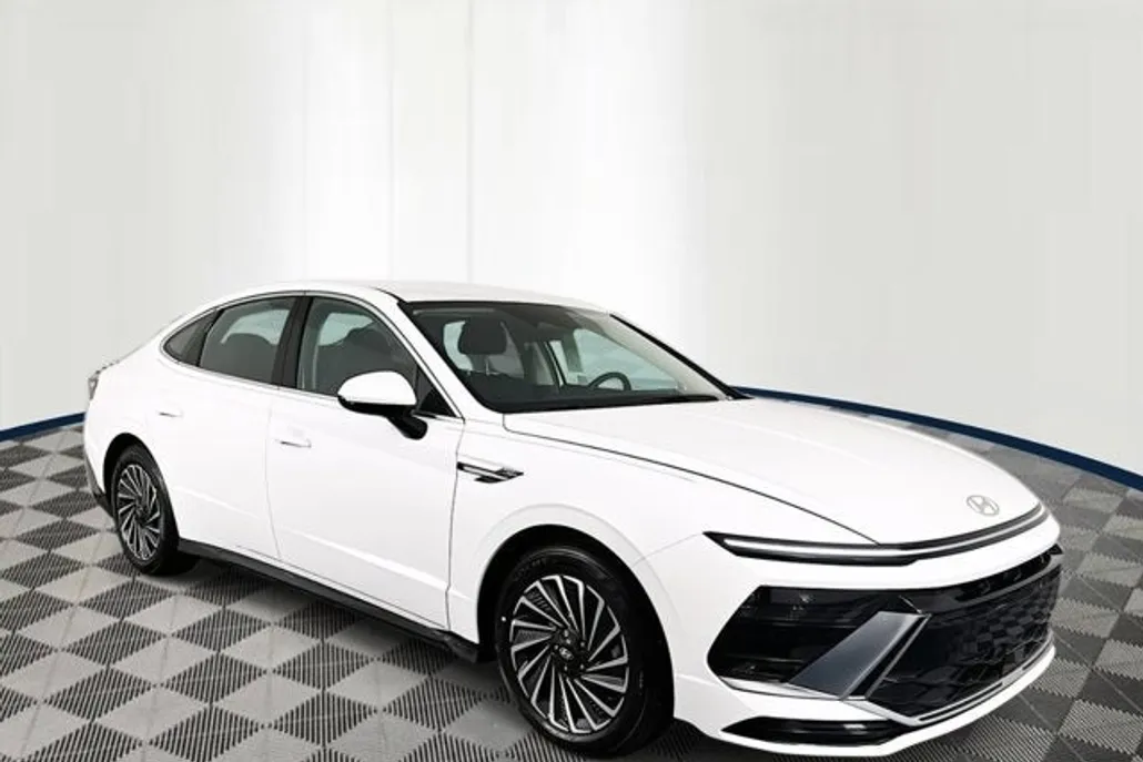 2024 Hyundai Sonata Hybrid SEL photo 1