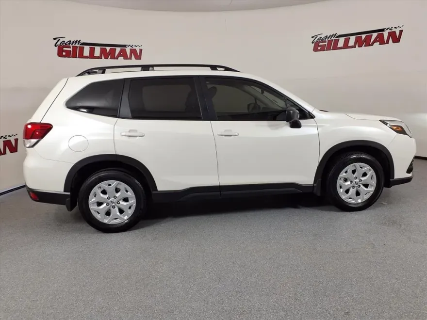 2024 Subaru Forester Base photo 1