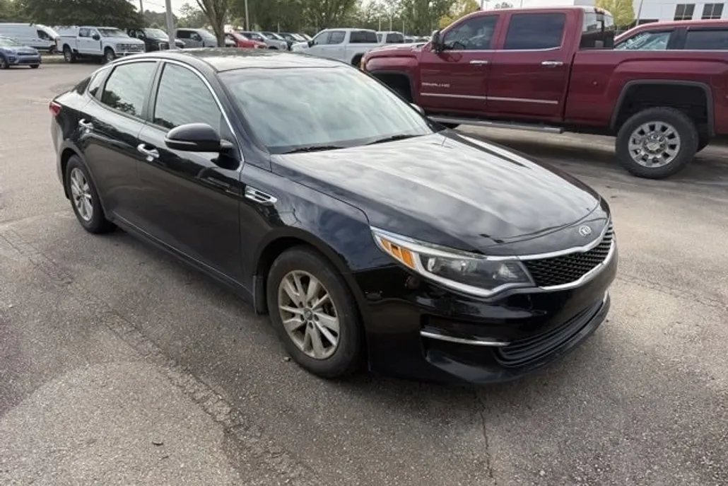 2016 Kia Optima LX photo 1