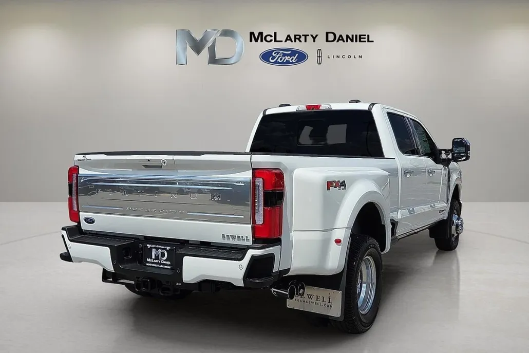 2025 Ford F-350 photo 1