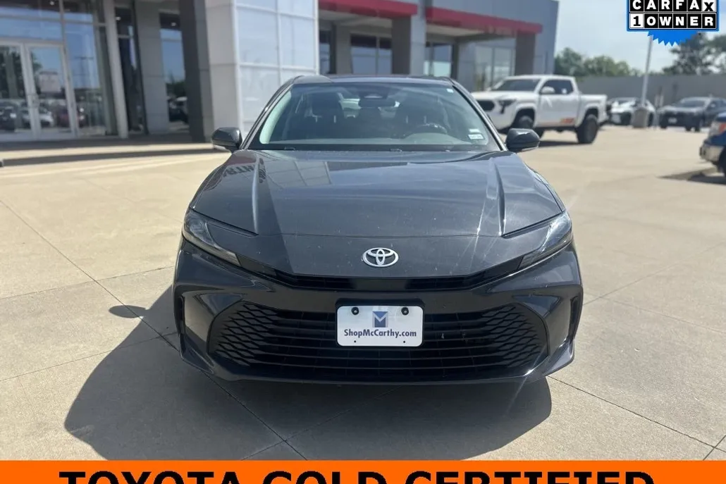 2025 Toyota Camry LE photo 1