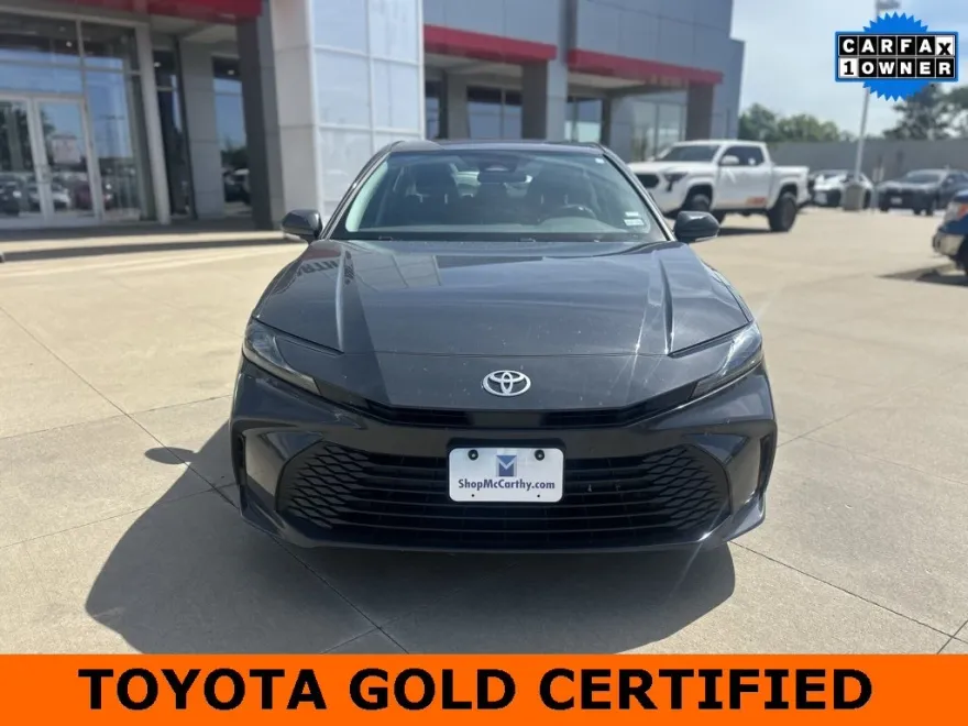 2025 Toyota Camry LE photo 1