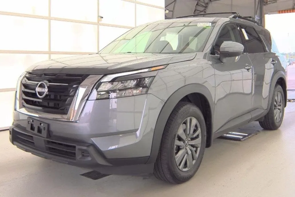 2024 Nissan Pathfinder SV photo 1