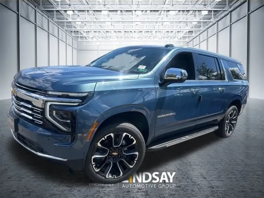 2025 Chevrolet Suburban Premier photo 1