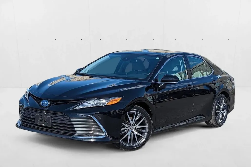 2023 Toyota Camry Hybrid XLE photo 1
