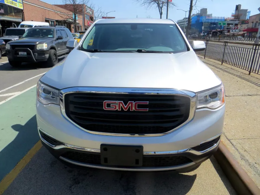 2019 Gmc Acadia SLE photo 1
