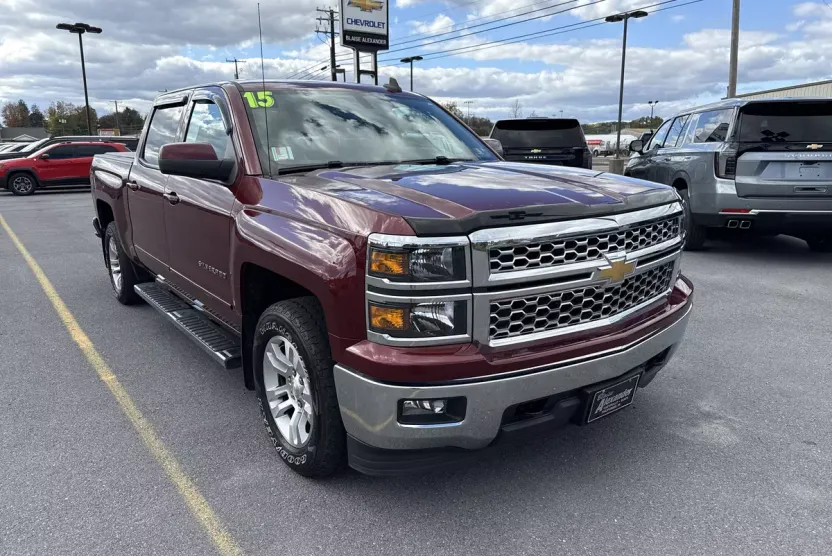 2015 Chevrolet Silverado 1500 LT photo 1