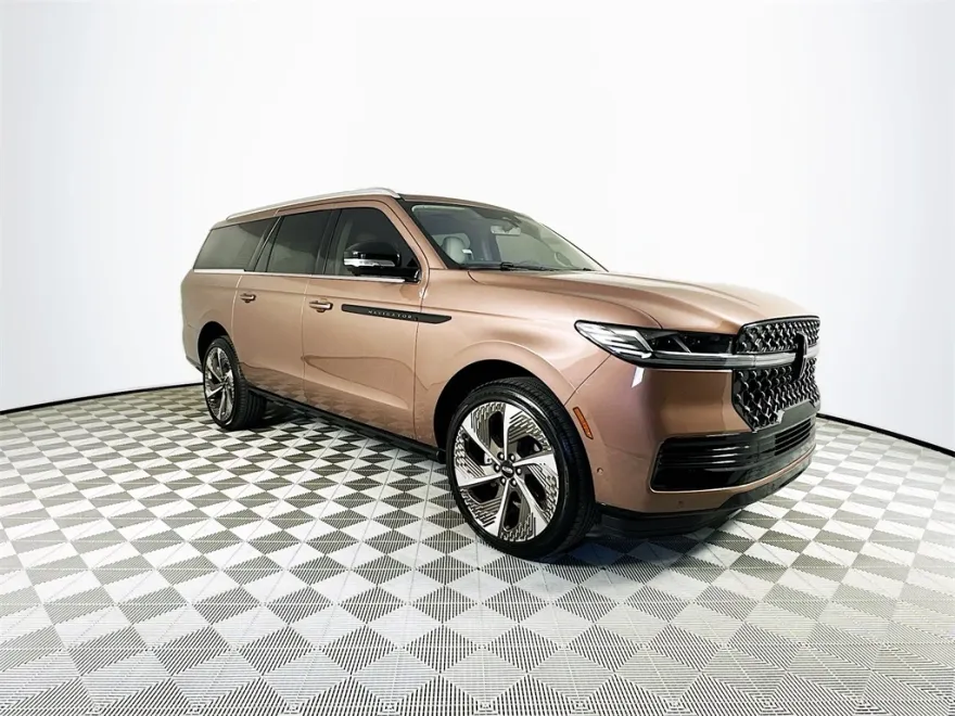 2025 Lincoln Navigator Black Label photo 1