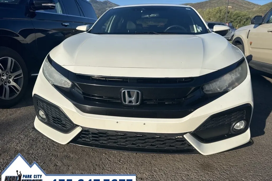 2019 Honda Civic Sport Touring Hatchback photo 1